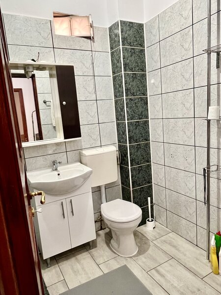 Matei Voievod, Vatra Luminoasa Proprietar, 2 cam,