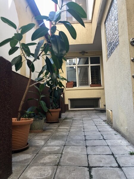 Matei Voievod, Vatra Luminoasa Proprietar, 2 cam,